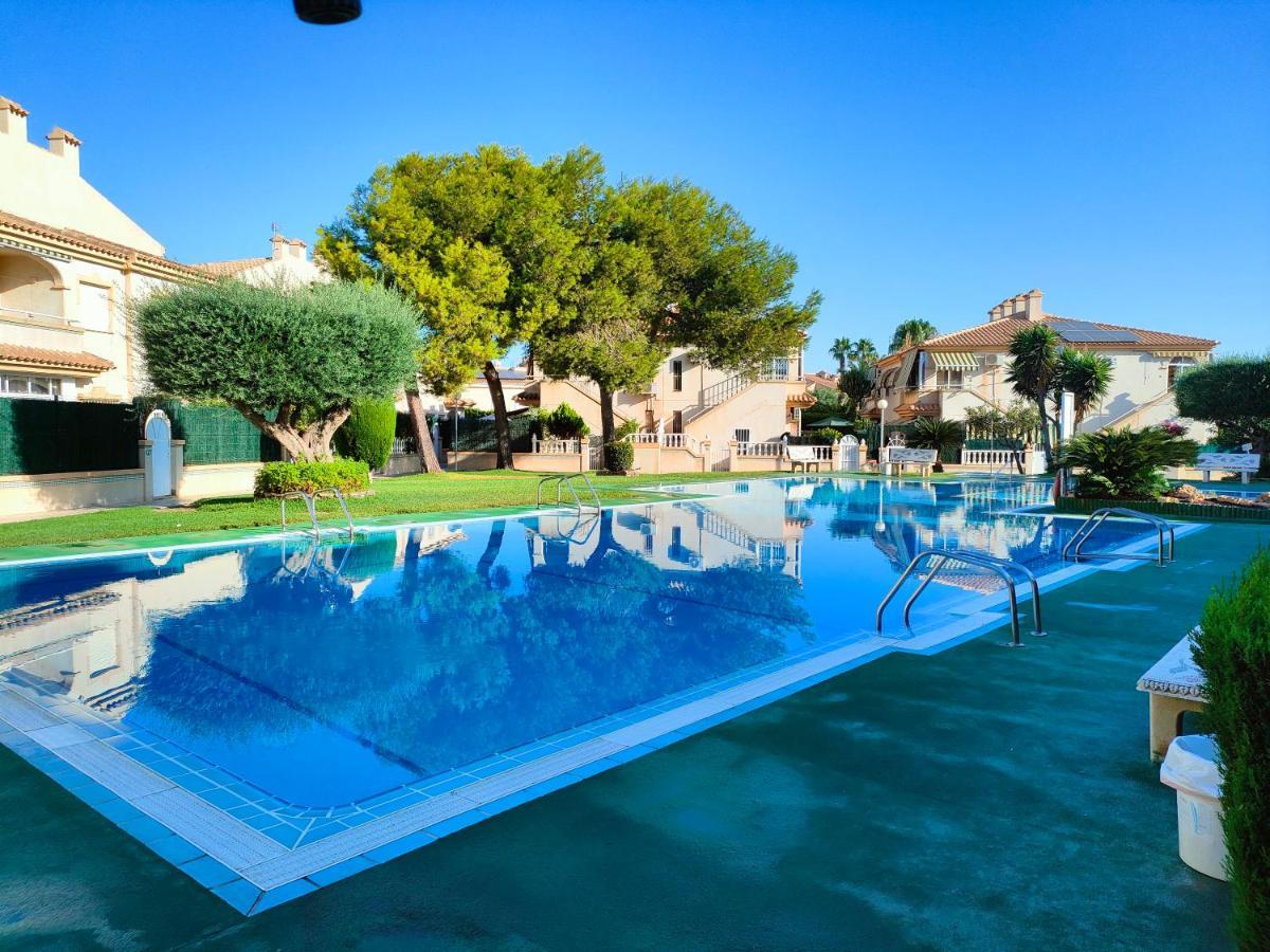 Casa De Buenos Dias Lejlighed Torrevieja Eksteriør billede